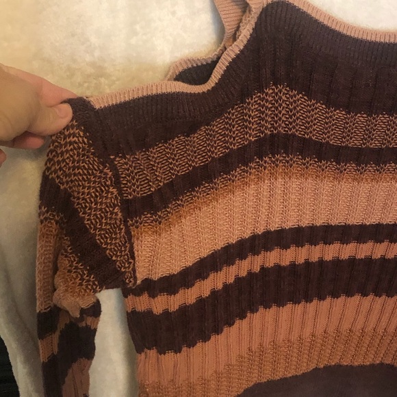 Cold shoulder shirt - Picture 4 of 4